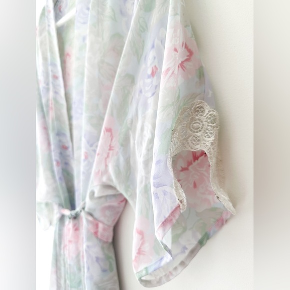 Vintage Floral Sheer Robe - Knee Length, Short Sleeve- Size Medium - Picture 4 of 7